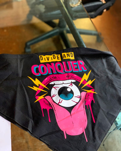 Divide & Conquer lips bandana